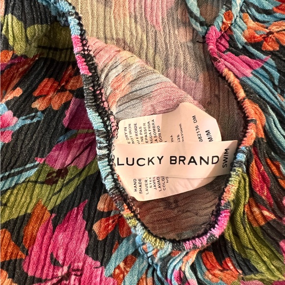 Lucky Brand Women's Standard Vibrant Beach Dressfloral Designs. Size M - Picture 9 of 10